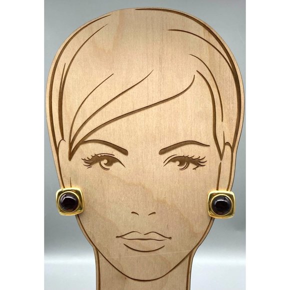 Vintage Monet Red Glass Cabochon Earrings, Gold Tone Clip On Squares, Runway - Picture 3 of 6